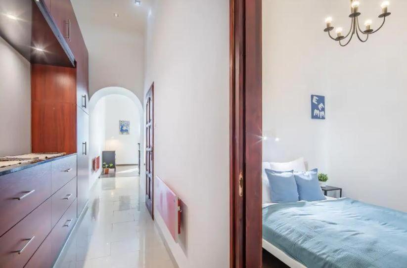 Buday Apartment Close To The Castle Будапеща Екстериор снимка
