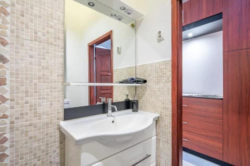 Buday Apartment Close To The Castle Будапеща Екстериор снимка